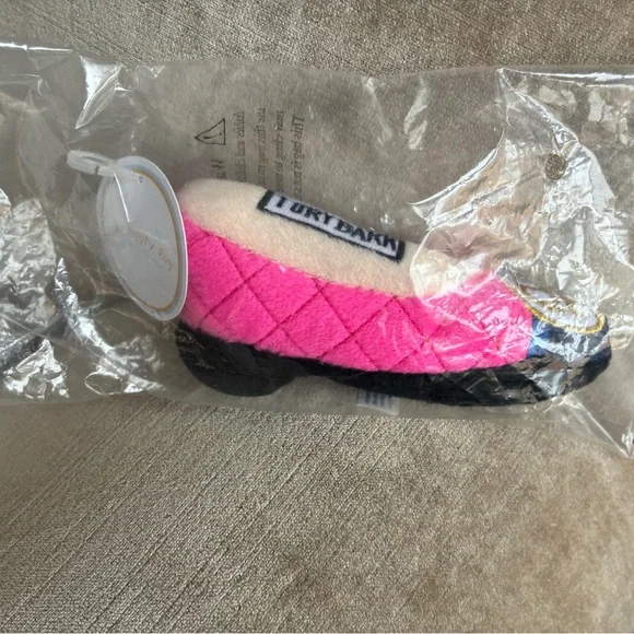 Haute Diggity Dog NWT! “Tory Bark” Dog Shoe Toy 👠🐾 - Picture 4 of 6
